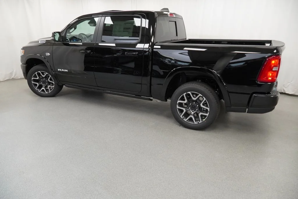 New 2027 Diamond Black Crystal Pearl-Coat Exterior Paint RAM Laramie image 14