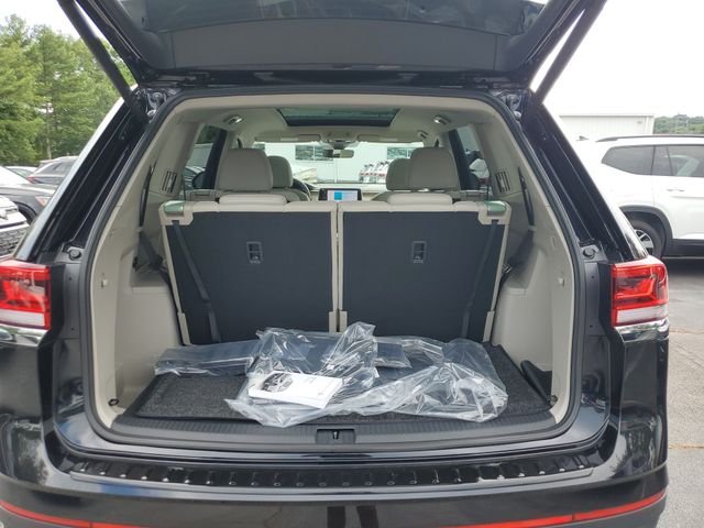 New 2026 Black Volkswagen 2.0T SE w/Technology image 8