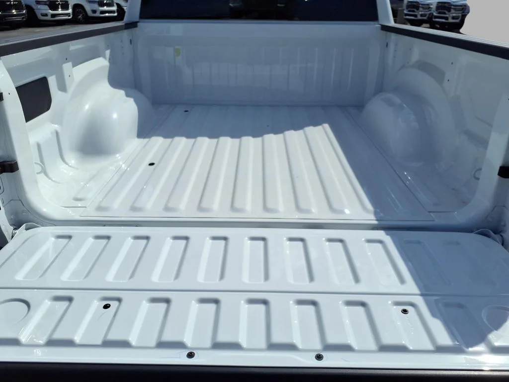 New 2026 Bright White Clear-Coat Exterior Paint RAM Warlock image 25