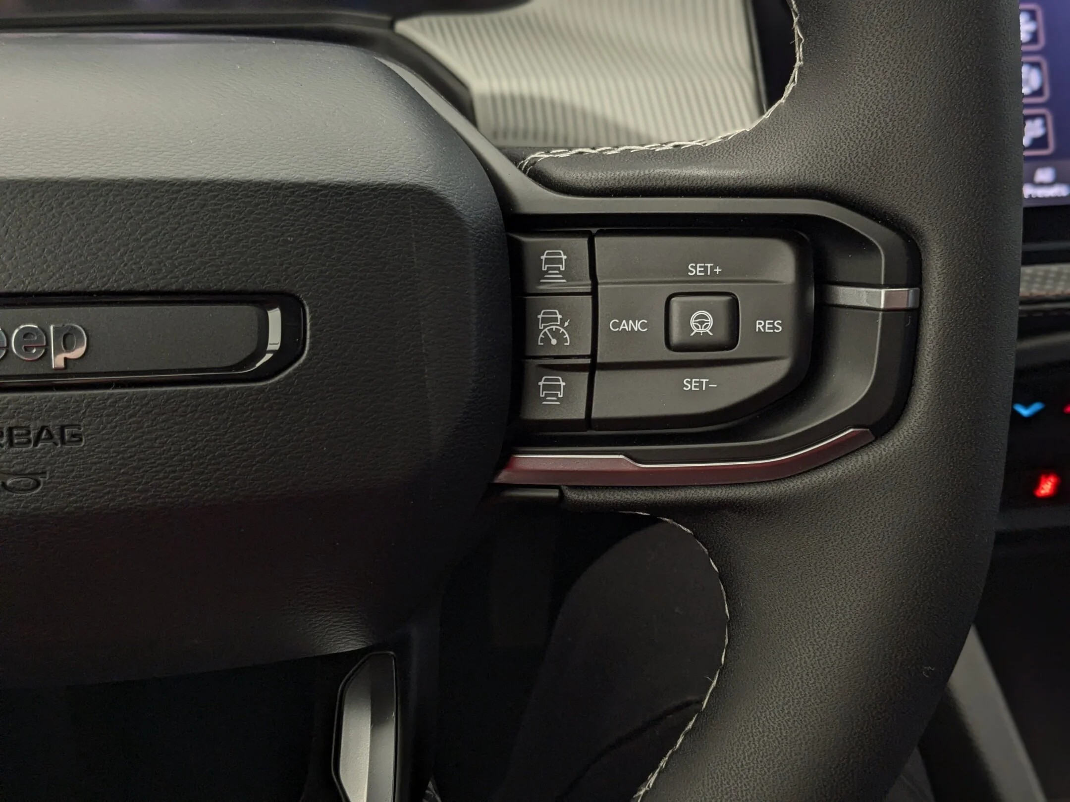 New 2026 Black Jeep Limited - - Hybrid - Dual-Pane Pano Sunroof - Capri Leatherette - Power Liftgate & More! image 18