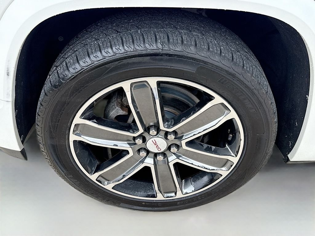 Used 2017 White Frost Tricoat GMC Denali image 34