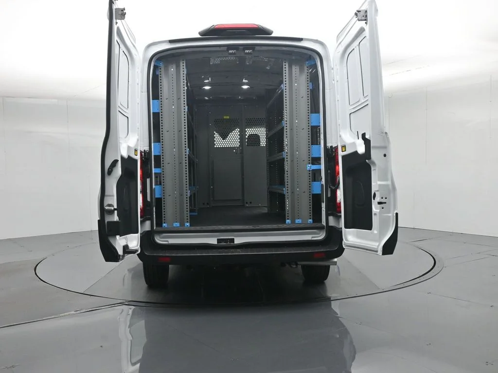 New 2026 Oxford White Ford Base image 27