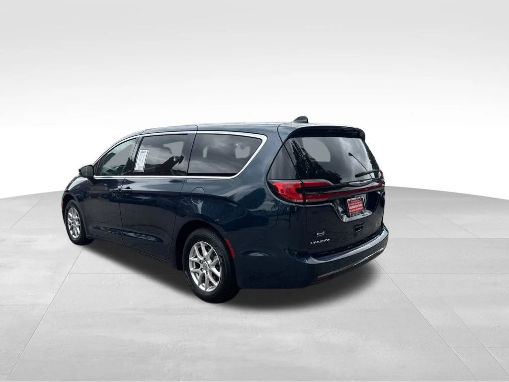 Used 2023 Blue Chrysler Touring L image 4