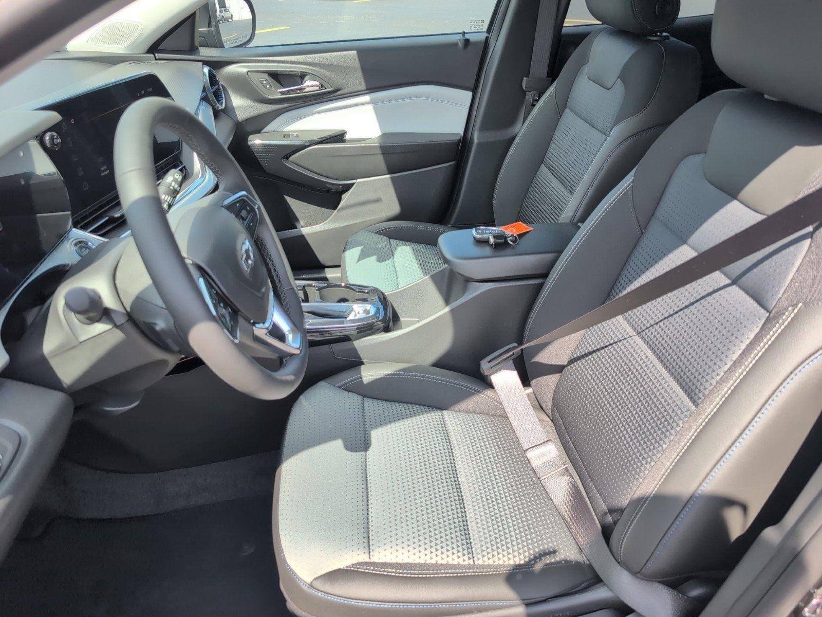 2026 Chevrolet Trax LT - Photo 15