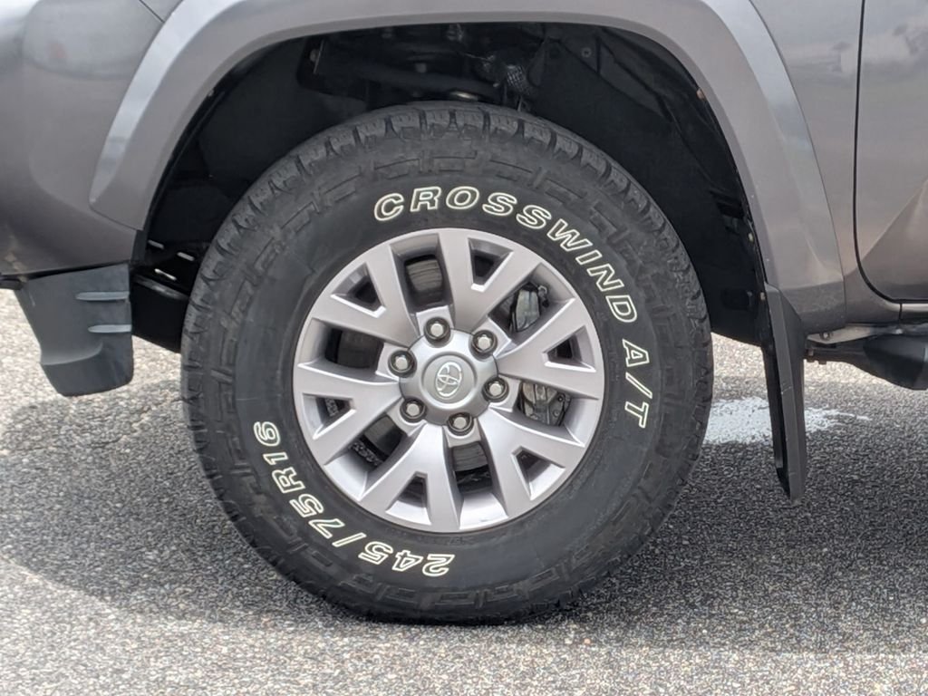Used 2018 Gray Toyota SR5 image 11