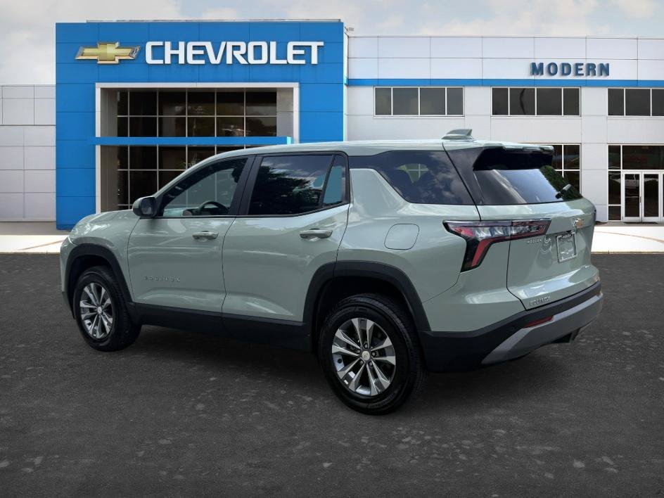 Used 2026 Cacti Green Chevrolet FWD LT image 3