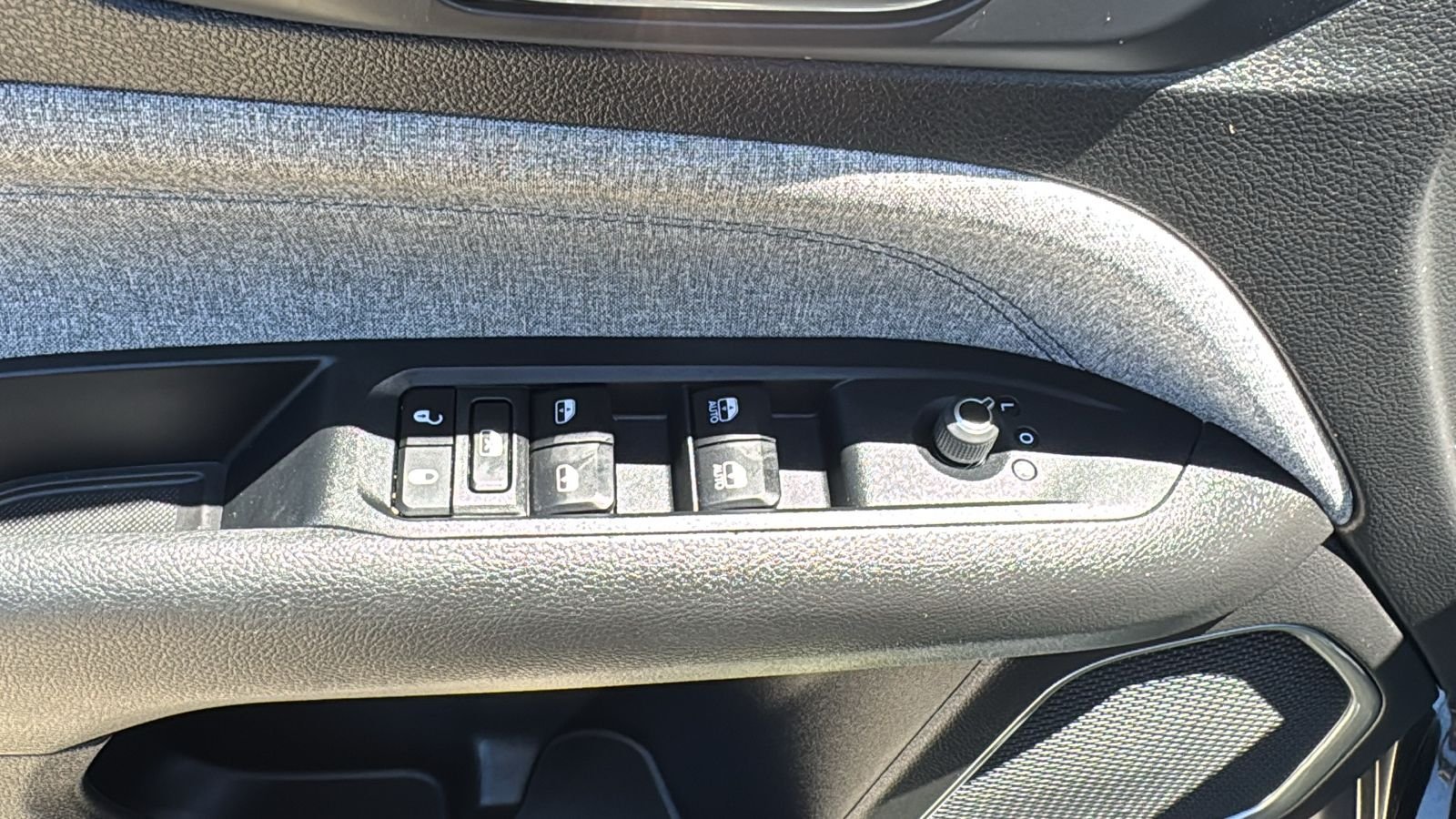 Certified Used 2025 Black Jeep Latitude image 21