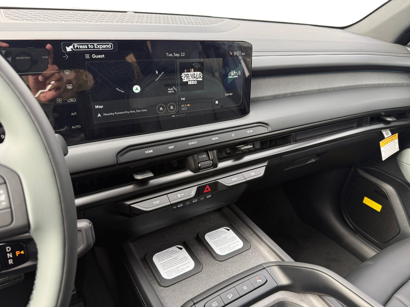 New 2027 Glacial White Pearl Kia X-LINE SX image 12