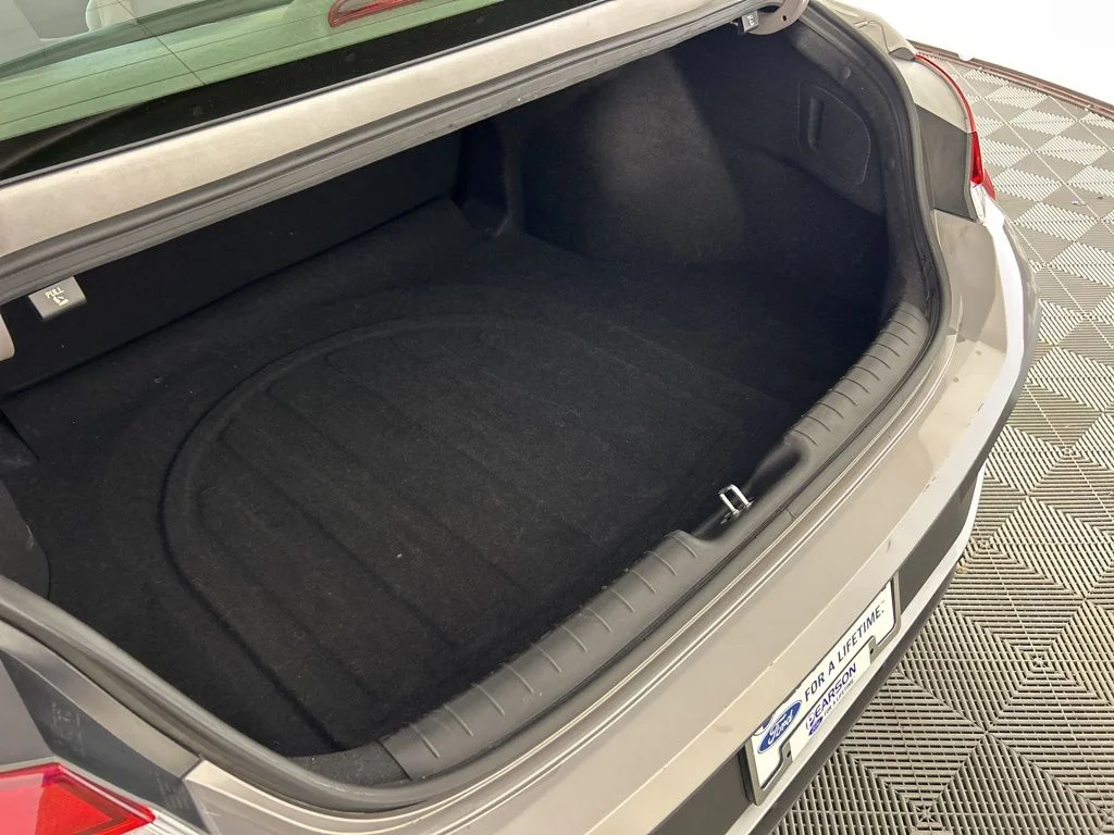 2024 Hyundai Elantra SEL - Photo 13