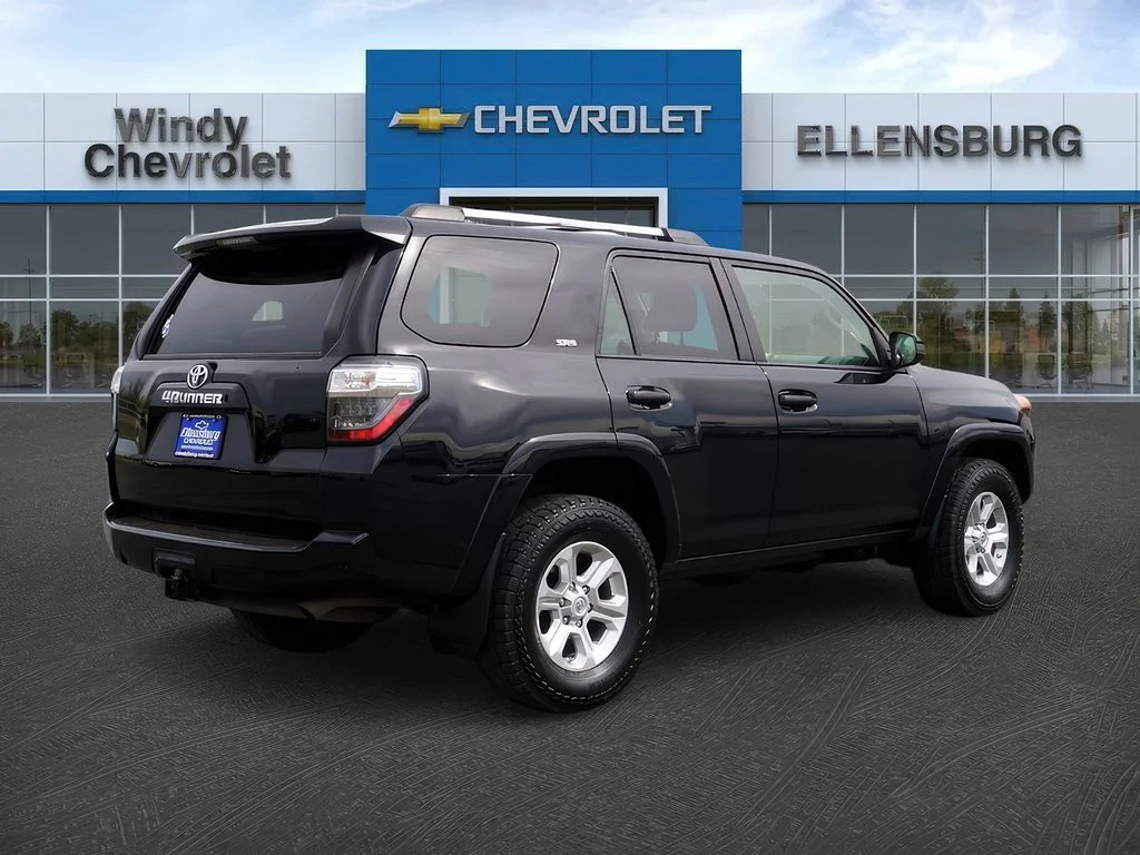 2021 Toyota 4Runner SR5 - Photo 7