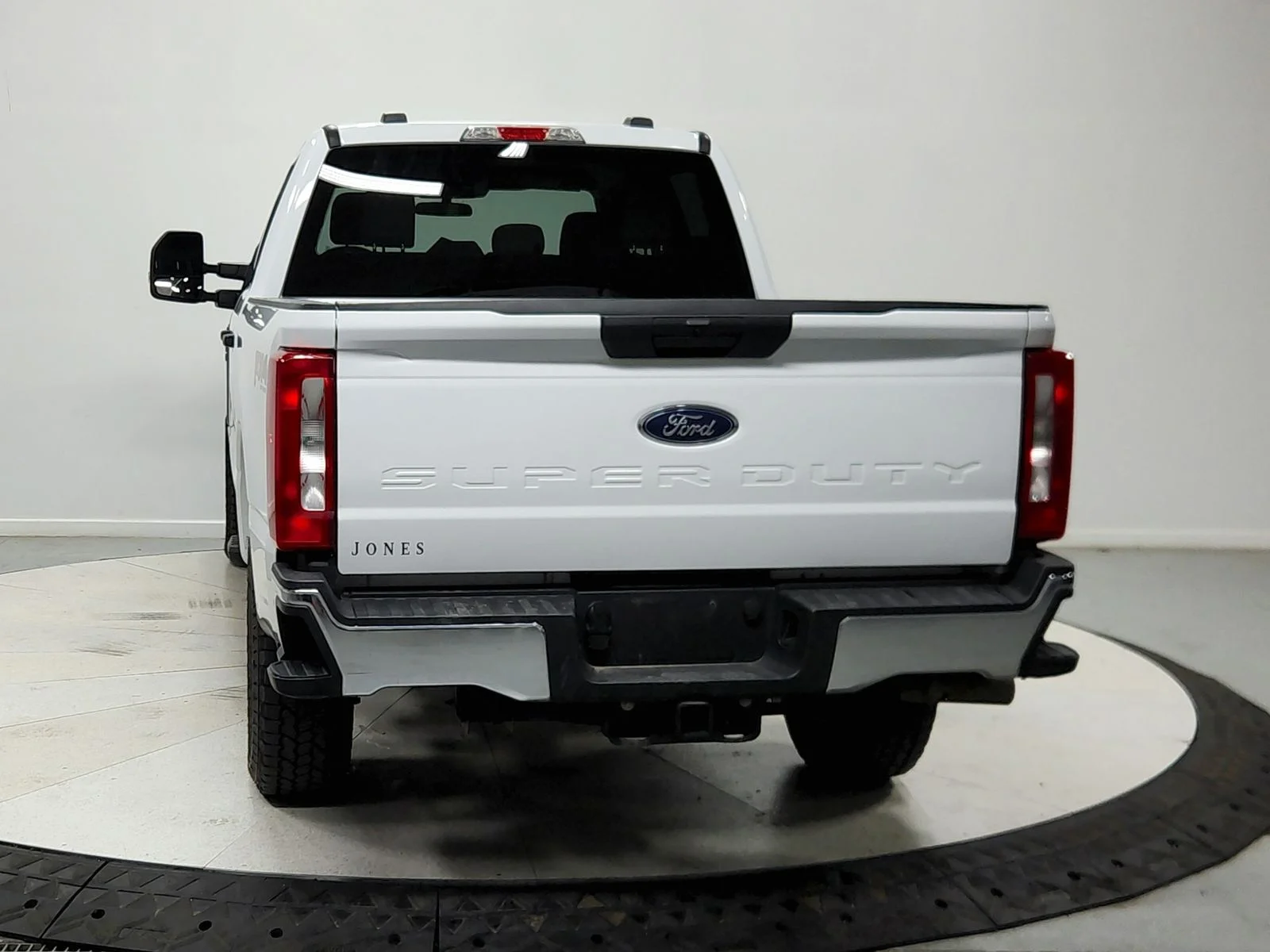 Used 2025 Oxford White Ford XLT image 7