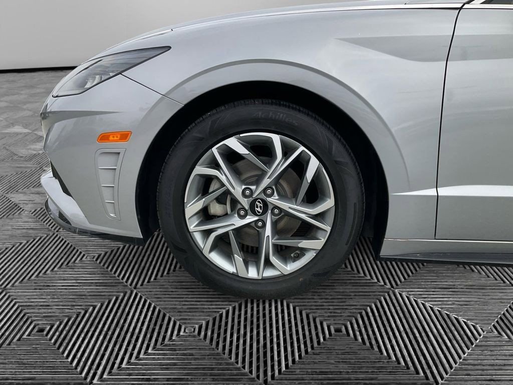 Used 2023 Silver Hyundai SEL image 35