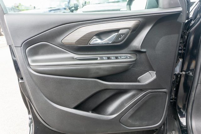 Used 2024 Black GMC SLE image 16