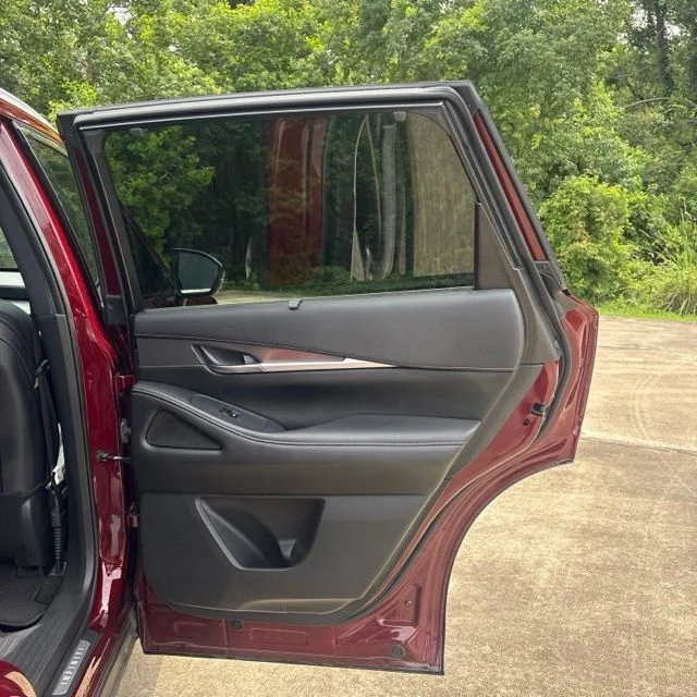 Used 2022 Red INFINITI LUXE image 15