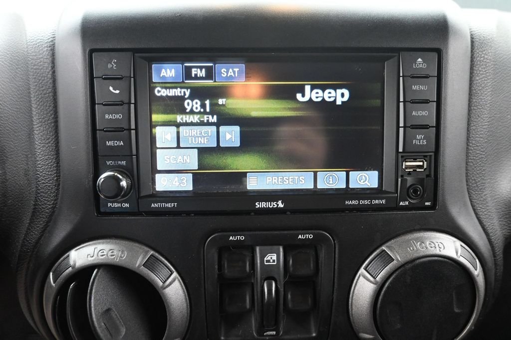 Used 2014 White Jeep Unlimited Sport image 19