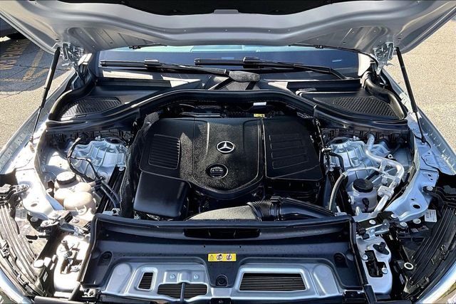 Used 2026 Silver Mercedes-Benz GLC 300 image 26