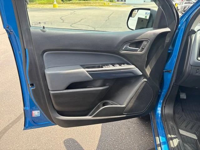 Used 2022 Bright Blue Metallic Chevrolet Z71 image 12