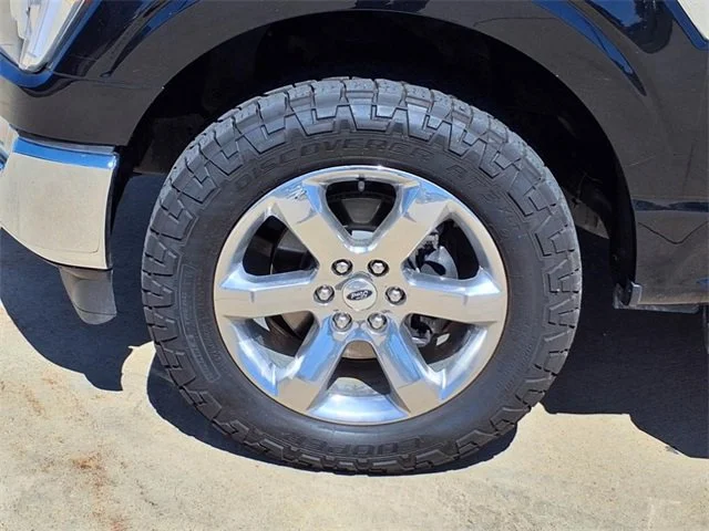 Used 2022  Ford XL image 50