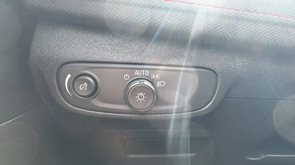 New 2026 Mosaic Black Metallic Chevrolet LT image 29