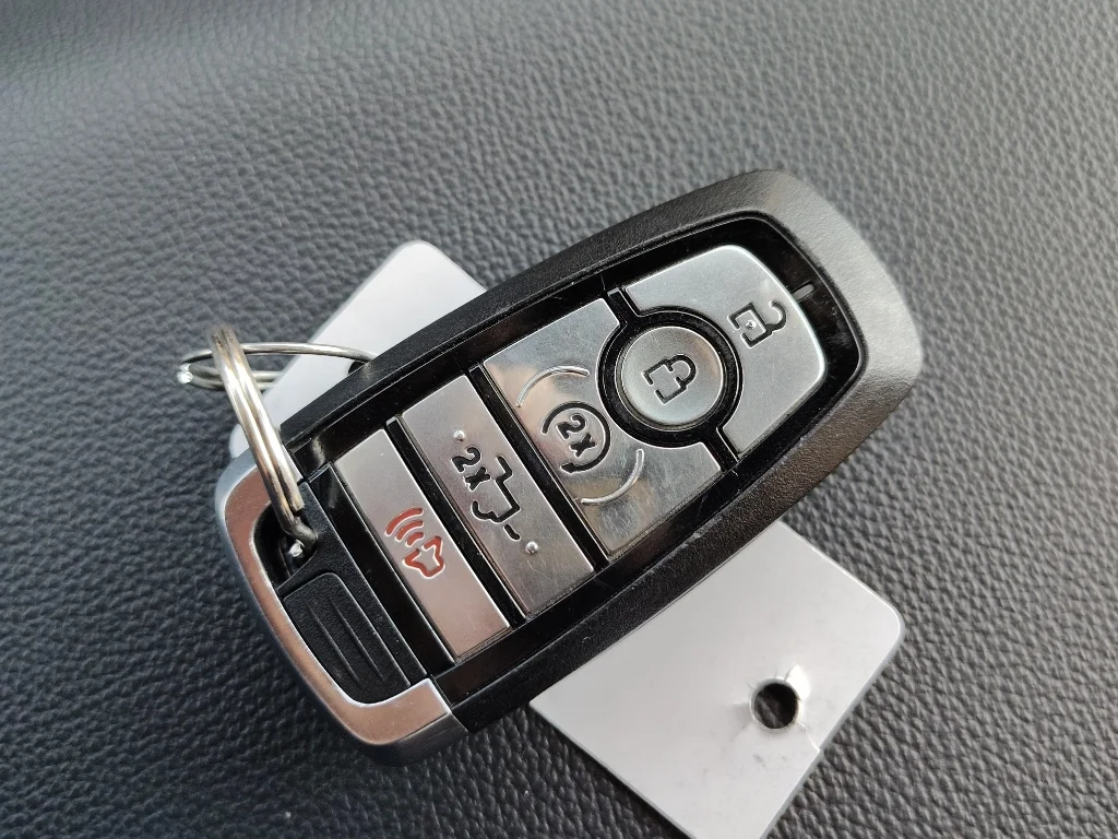 Used 2023 Iconic Silver Metallic Ford XLT image 22