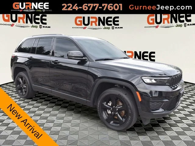 Used 2023 Black Jeep Altitude X image 1
