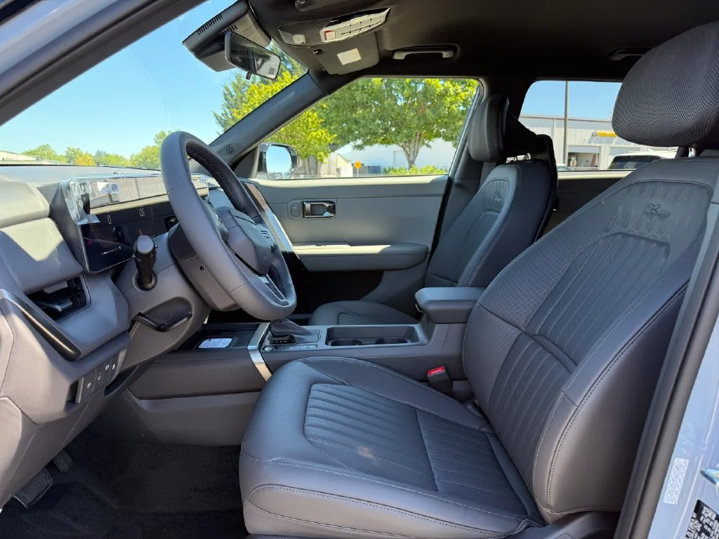 New 2027 Pale Gray Kia X-Line S image 15
