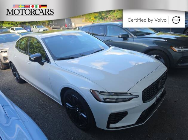 Certified Used 2025 Crystal White Pearl Volvo T8 Ultra Black Edition image 1