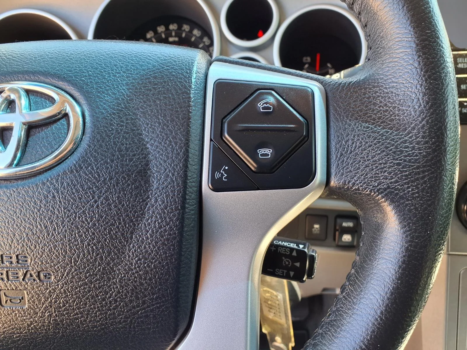 2016 Toyota Sequoia Limited - Photo 18