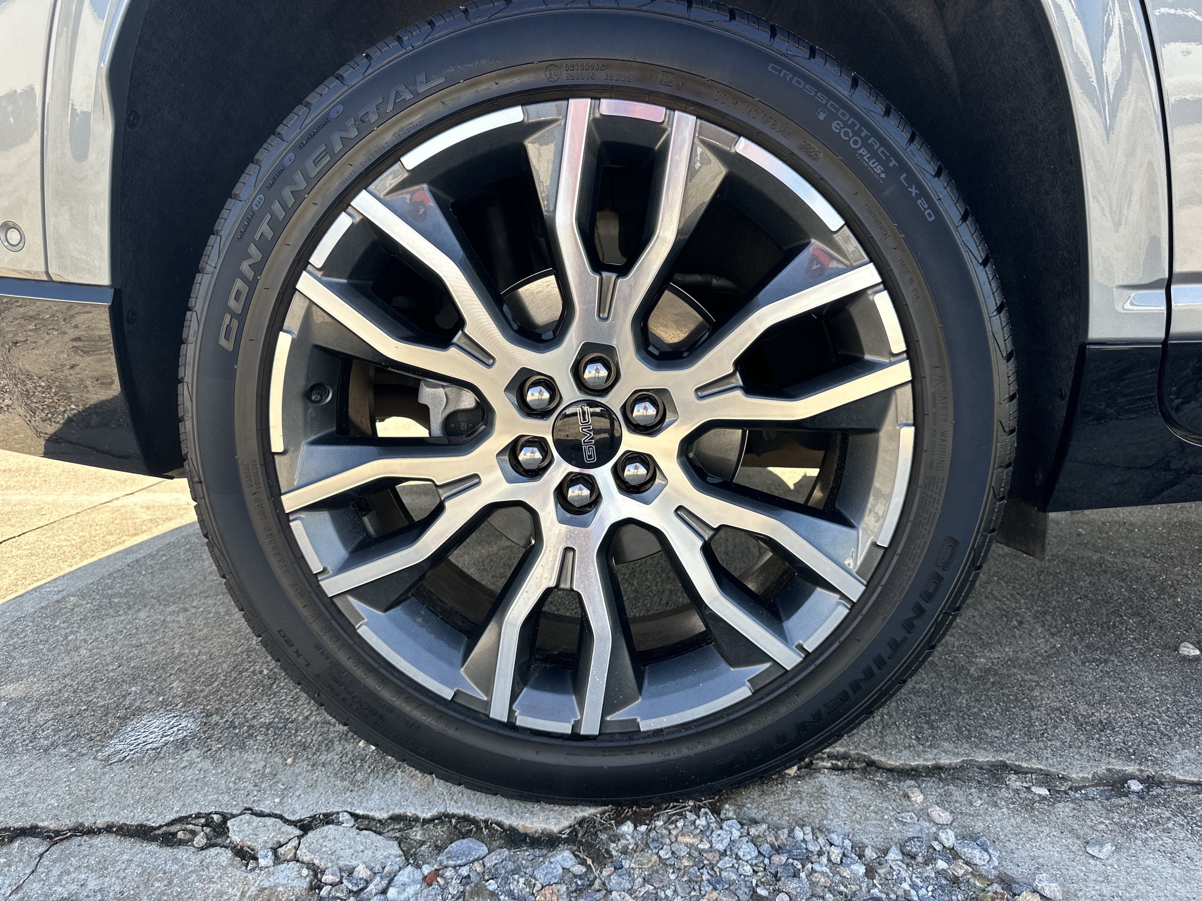2026 GMC Acadia Denali Ultimate - Photo 19
