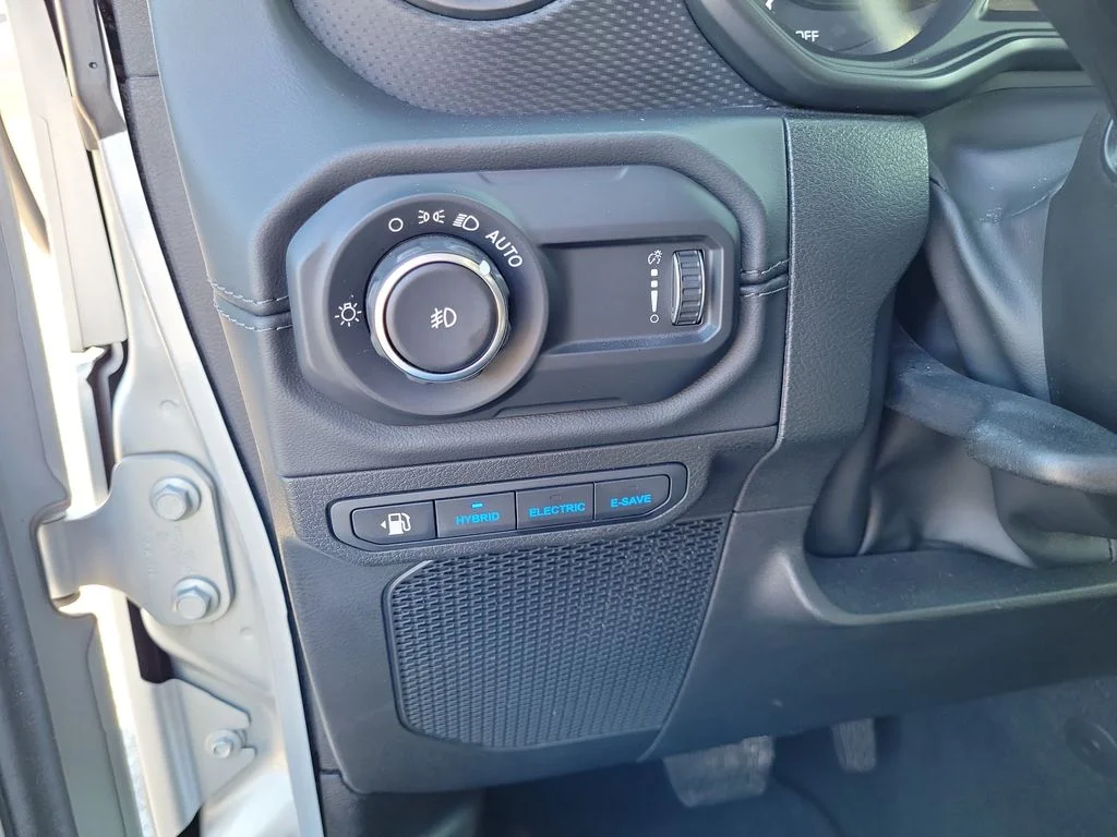 Used 2024 Silver Zynith Clearcoat Jeep Rubicon 4xe image 27