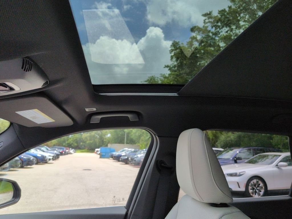 New 2026 Cape York Green Metallic BMW xDrive28i image 20