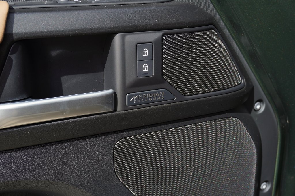 New 2026 Woolstone Green Land Rover X image 10