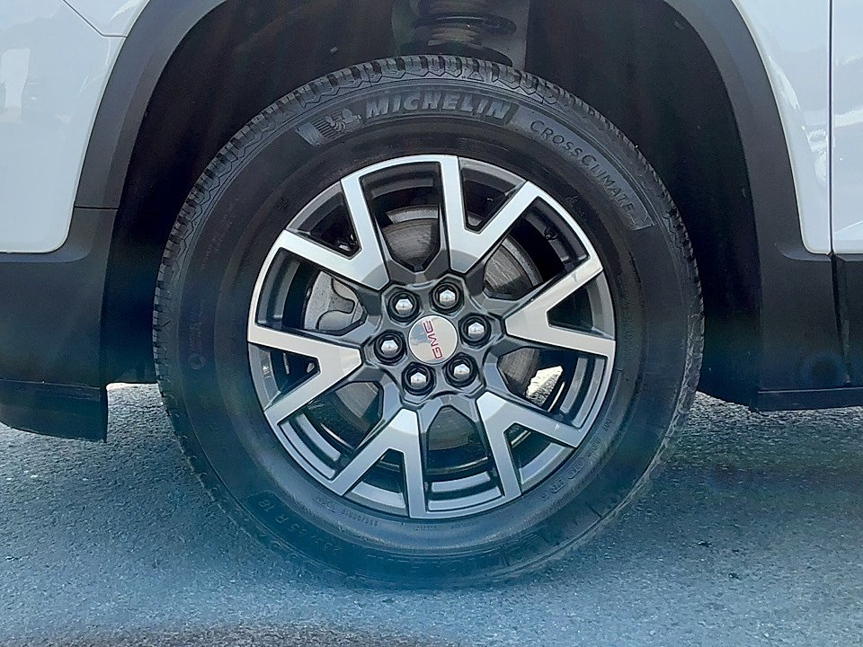 Used 2020 Summit White GMC FWD SLE image 9
