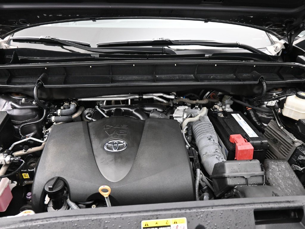 Used 2022 Gray Toyota XLE image 23