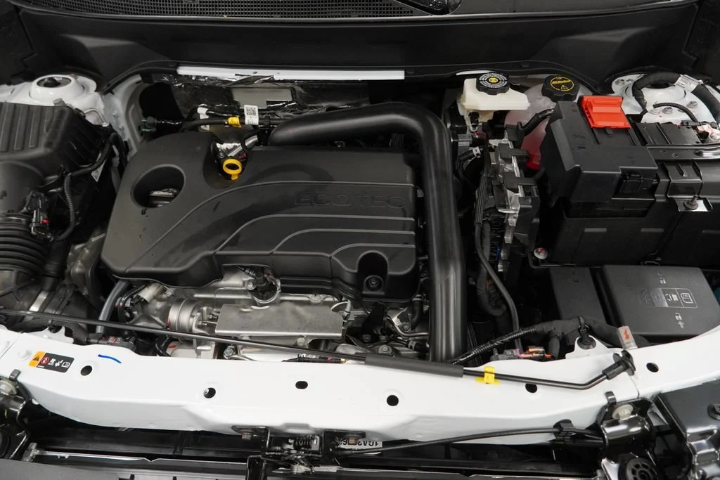 New 2026 Summit White Chevrolet LT image 39