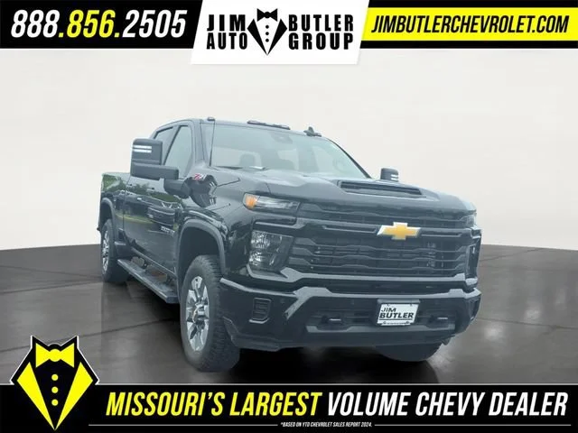 Used 2026 Black Chevrolet Custom image 23