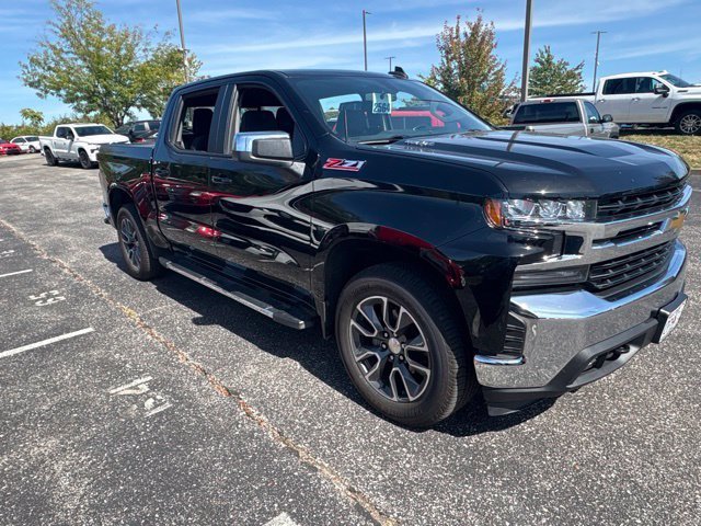 Used 2020 BLACK Chevrolet LT image 3