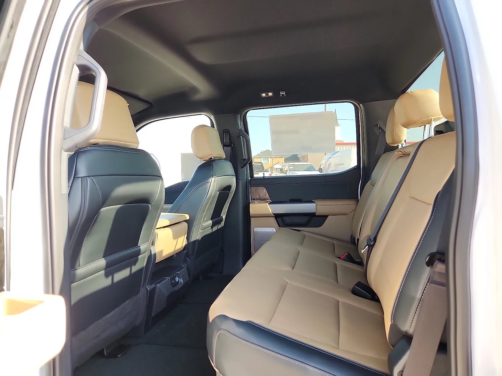 New 2026 Oxford White Ford Lariat image 18