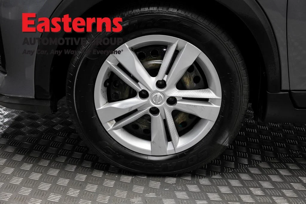 Used 2023 Gray Nissan S image 30
