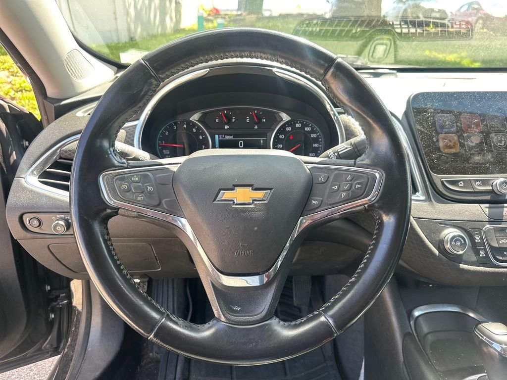 Used 2018 Black Chevrolet LT image 39