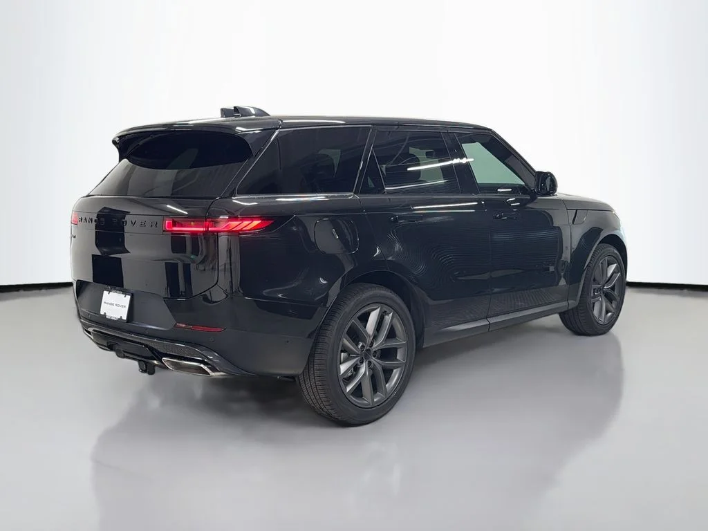 Used 2026 Santorini Black Metallic Land Rover SE image 9