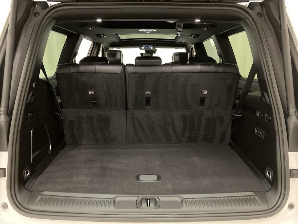 New 2026 Bright White Clear-Coat Exterior Paint Jeep Limited Altitude image 16