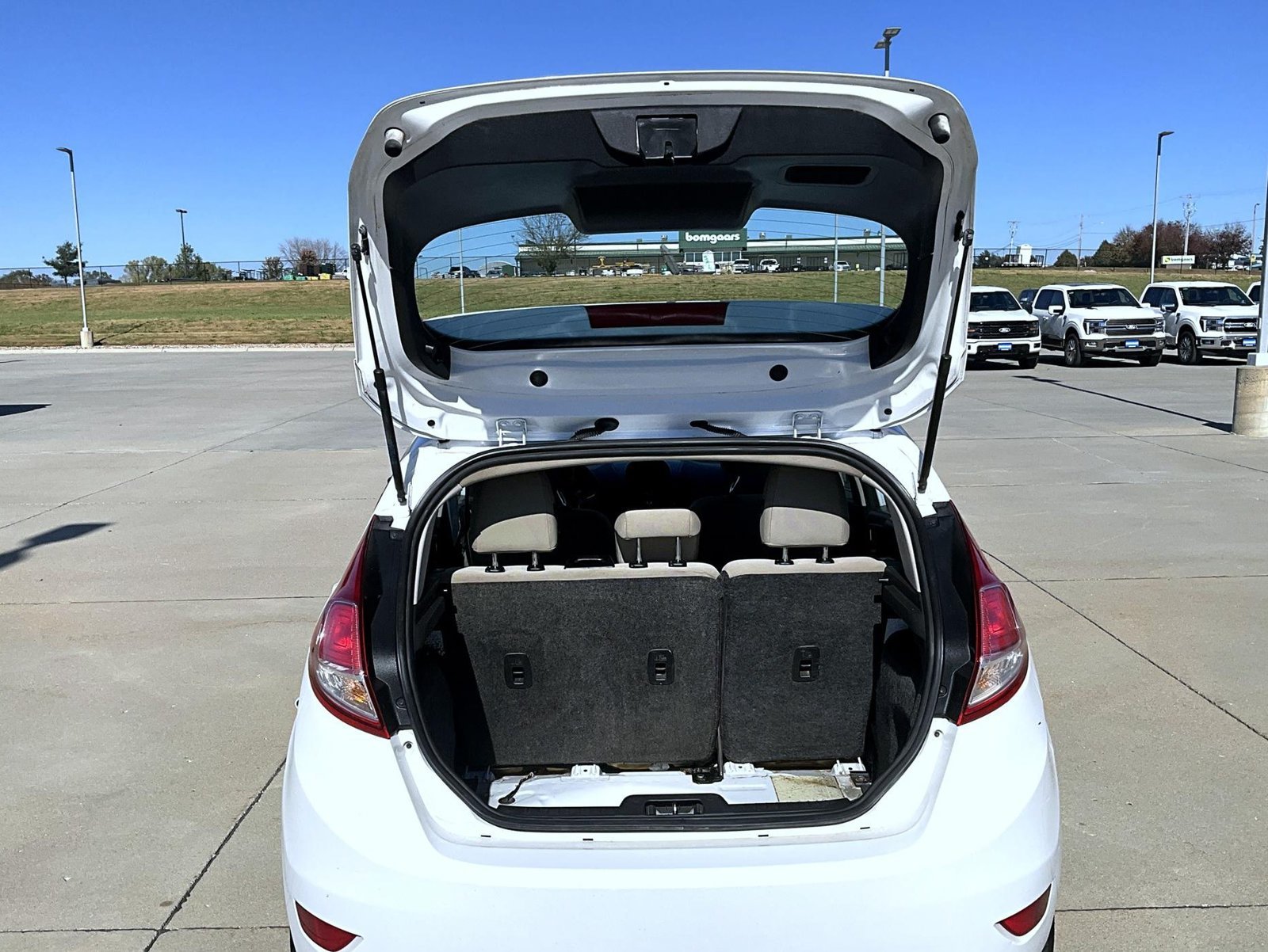 Used 2017 White Ford SE image 21