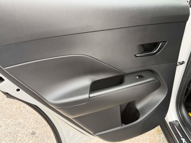 2024 Hyundai Kona SE - Photo 11