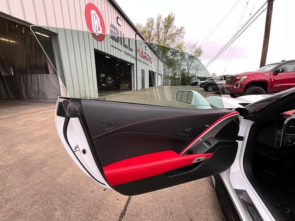 Used 2019 White Chevrolet ZR1 image 12