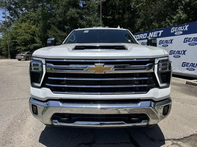 Used 2024 Iridescent Pearl Tricoat Chevrolet LTZ image 4