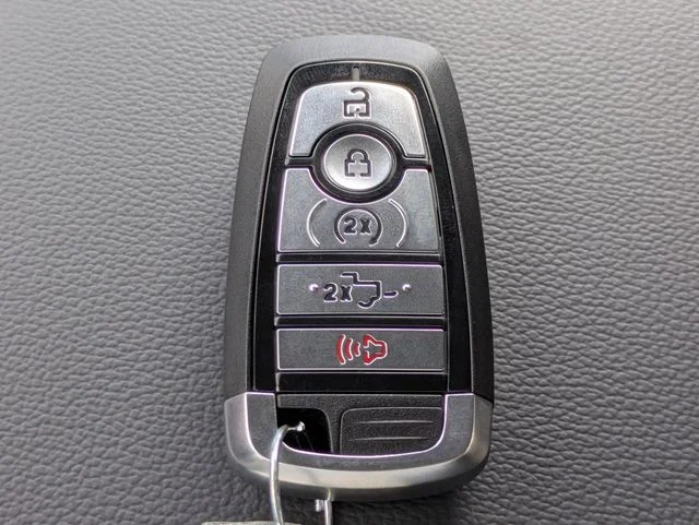 New 2026 Oxford White Ford F-250® XLT image 29