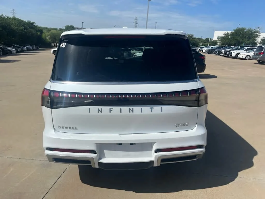 Certified Used 2026 Radiant White INFINITI LUXE image 14