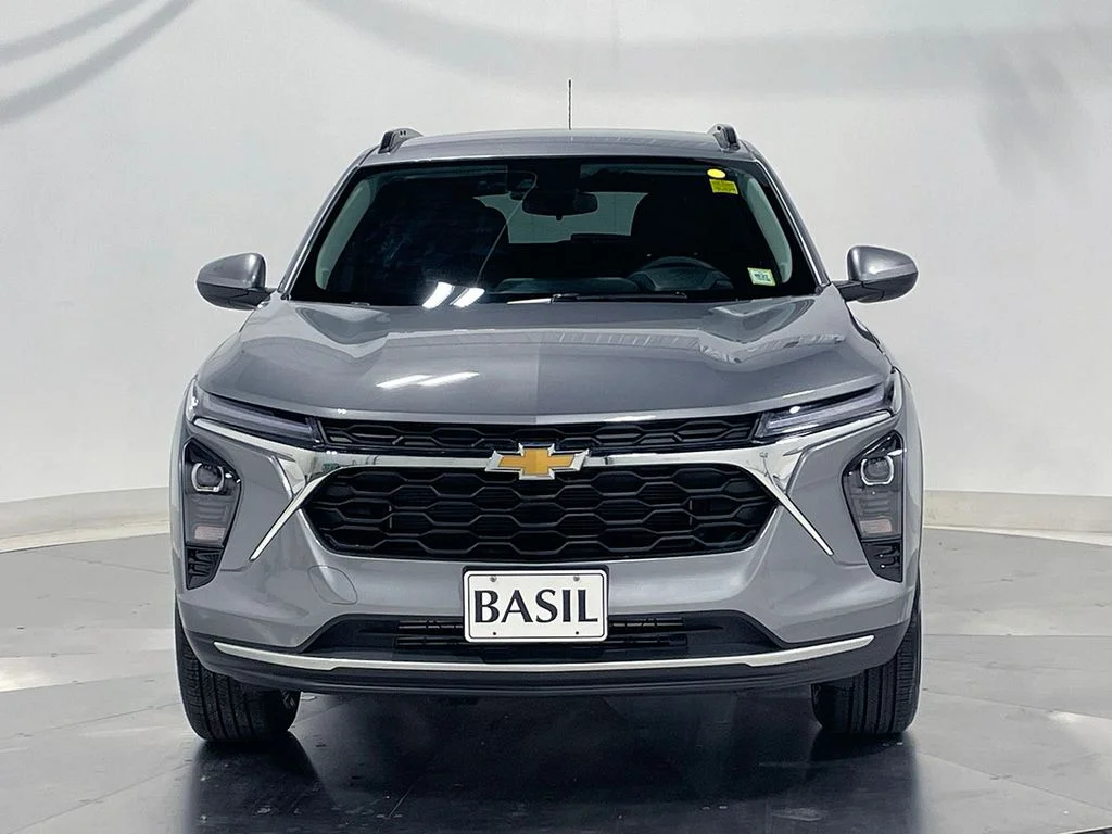 Used 2025 Gray Chevrolet LT image 9