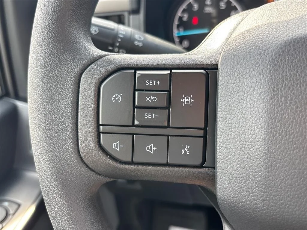New 2026 Oxford White Ford XL image 30